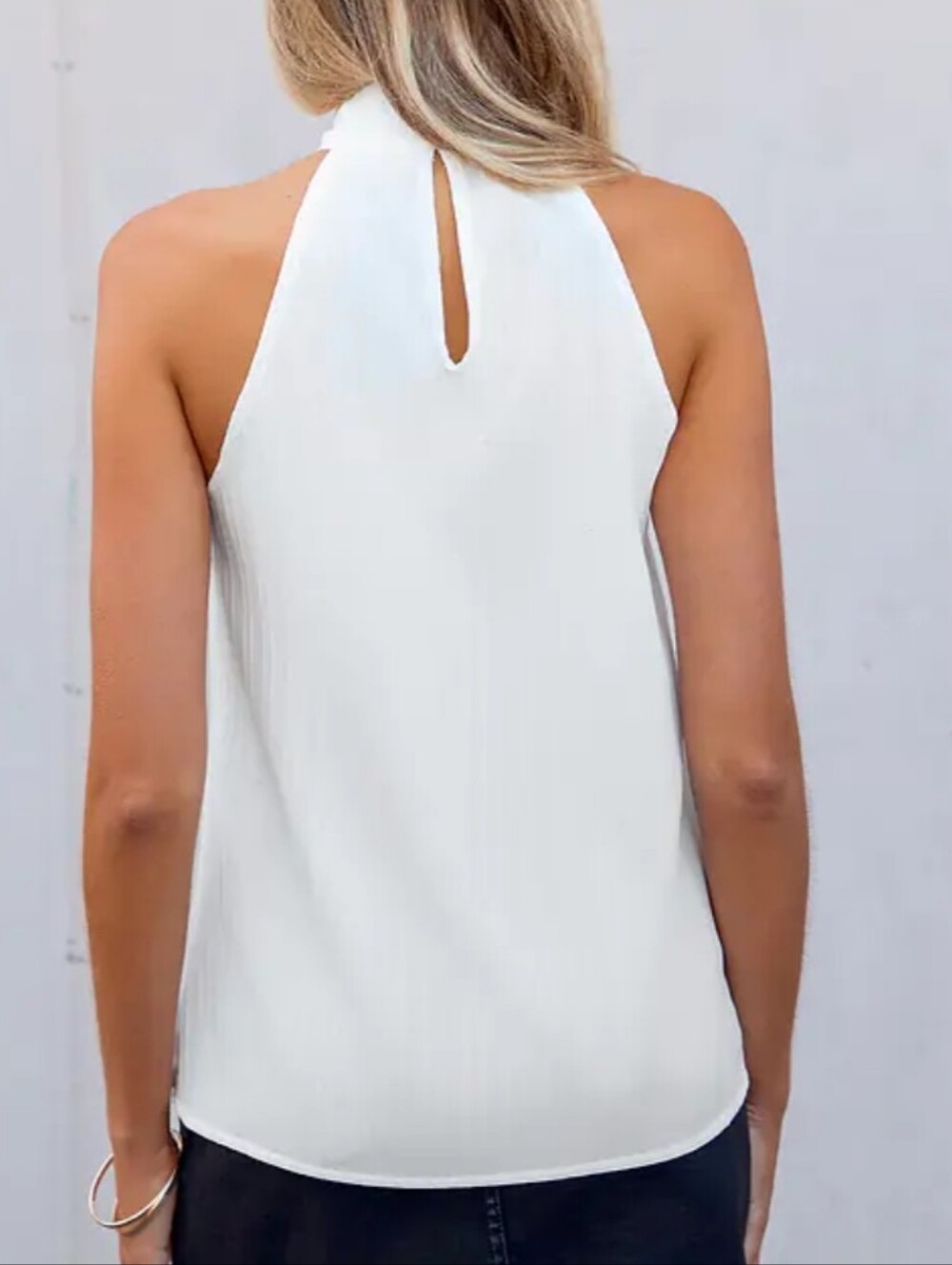 Sleeveless Halterneck White Blouse - Picture 6 of 7